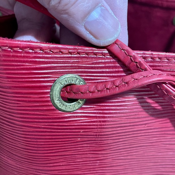 LOUIS VUITTON ❤️🌟 EPI NOE RED SHOULDER BAG ⭐️ - Picture 7 of 10